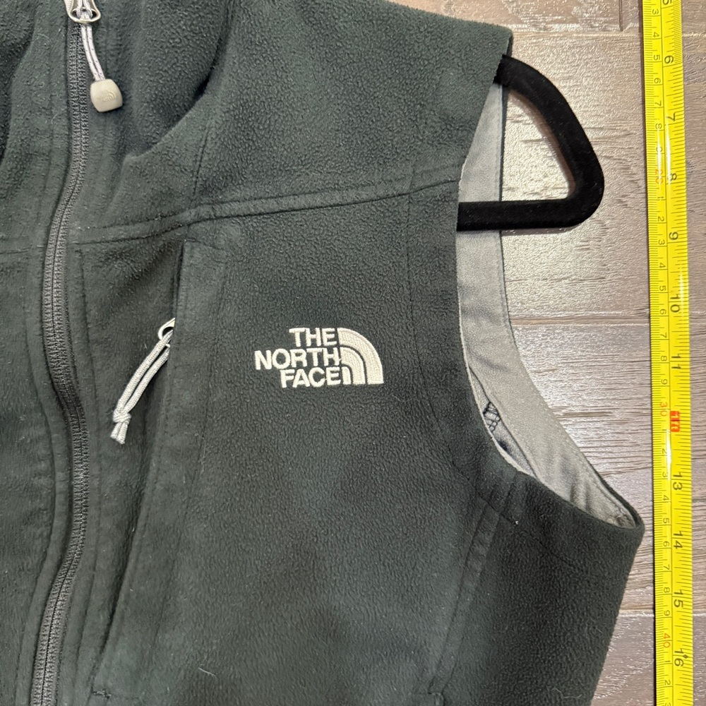 The North Face WindWall Fleece Vest – Women’s Medium Black - Picture 4 of 8